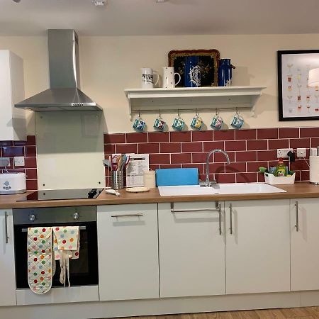 Pristine Apartment In The Centre Of Glastonbury Extérieur photo