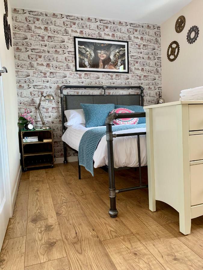 Pristine Apartment In The Centre Of Glastonbury Extérieur photo